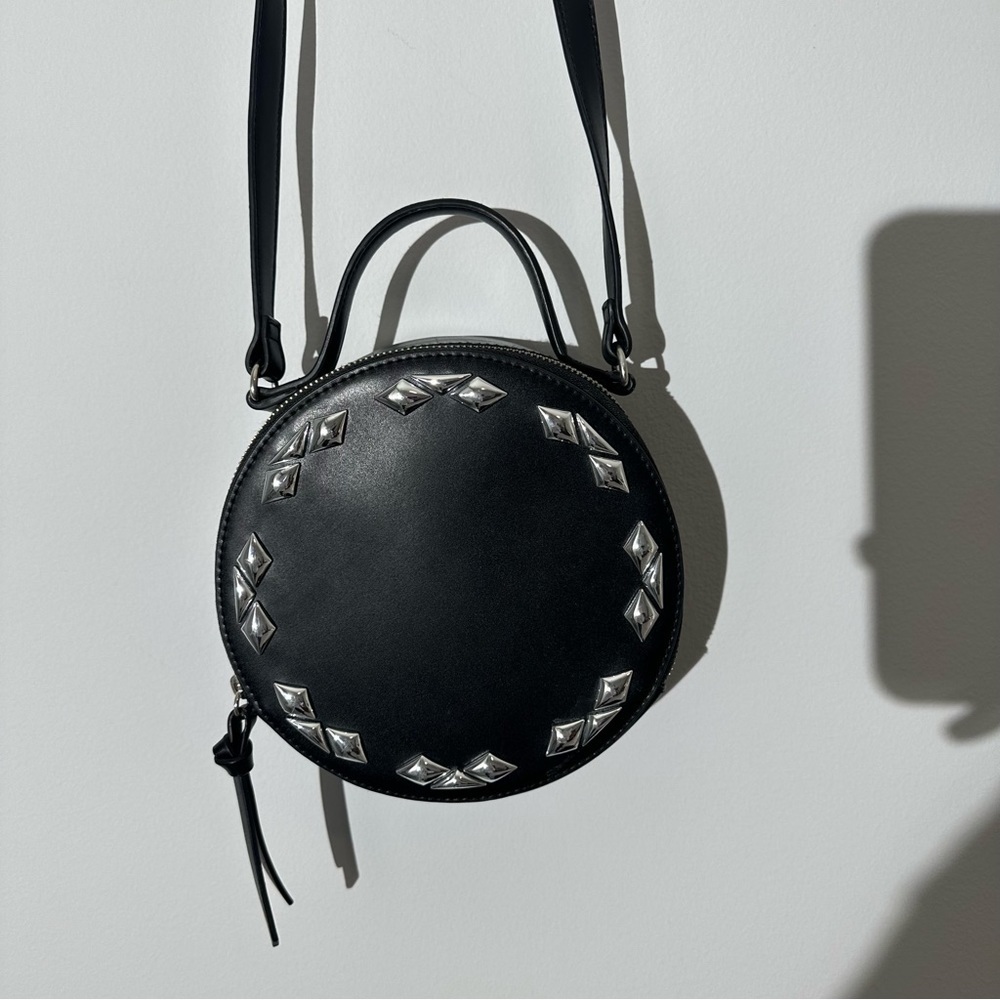 Express Circle With Silver Diamonds Crossbody Bag - image 6